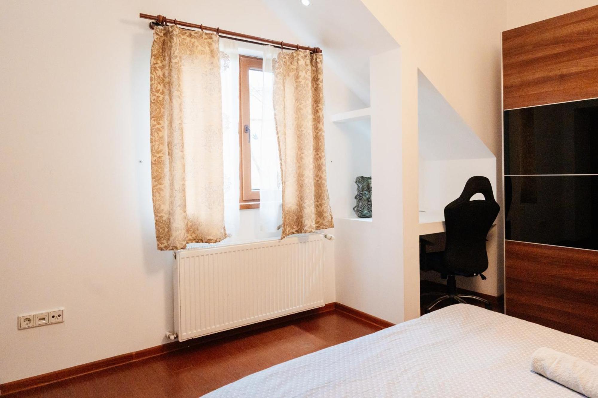 Maan Central Apartment Pet Friendly Location 브라쇼브 외부 사진